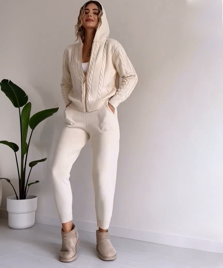 Emryn - Warm Comfy Set