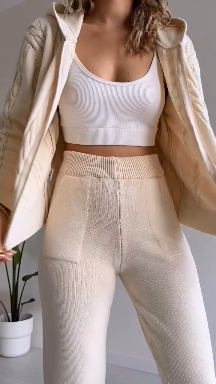 Emryn - Warm Comfy Set
