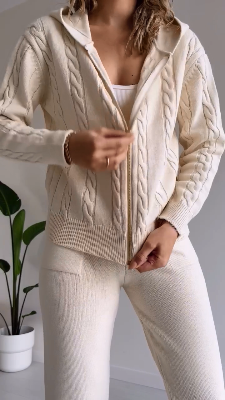 Emryn - Warm Comfy Set
