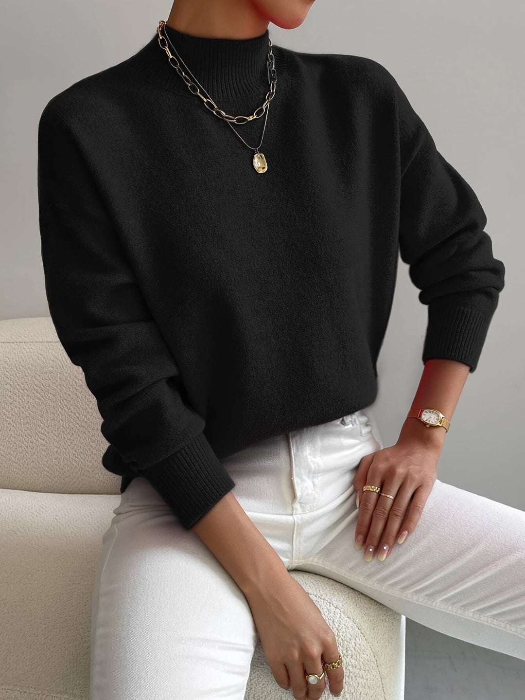Amira - Casual Minimalist Sweater