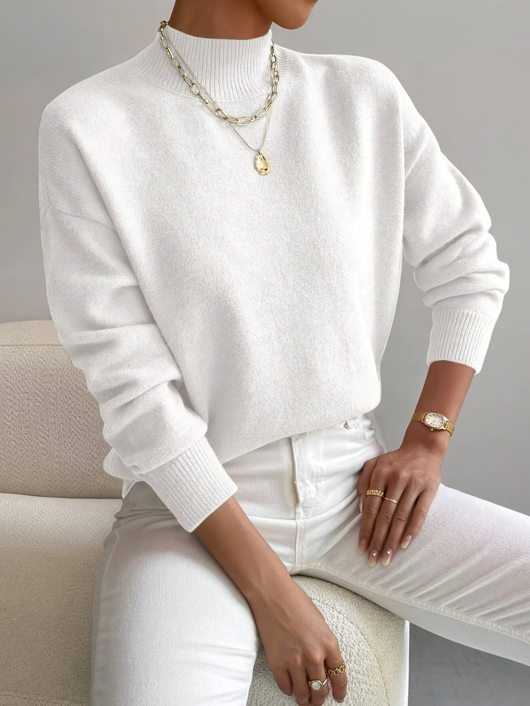 Amira - Casual Minimalist Sweater